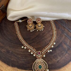 AD necklace set