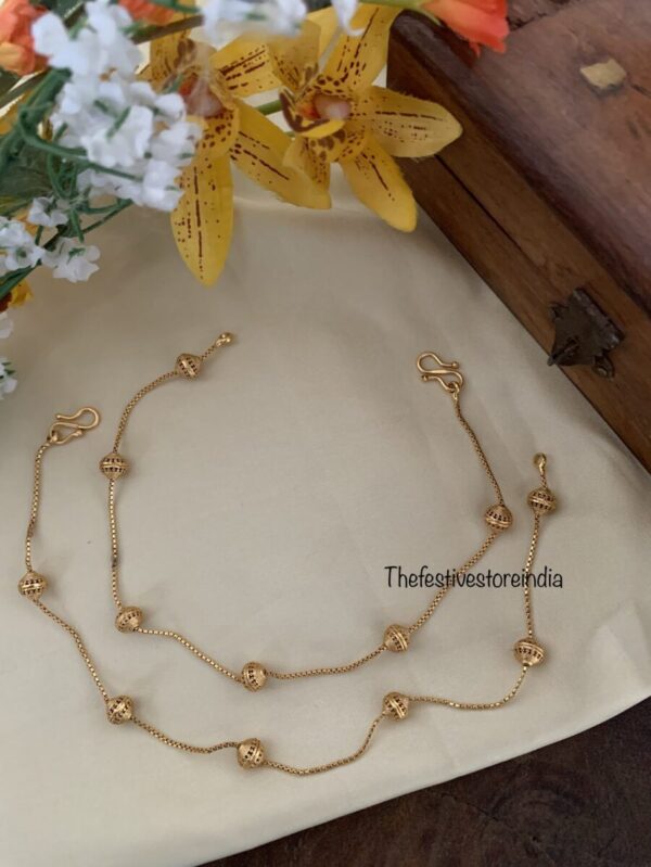 Round gold anklets