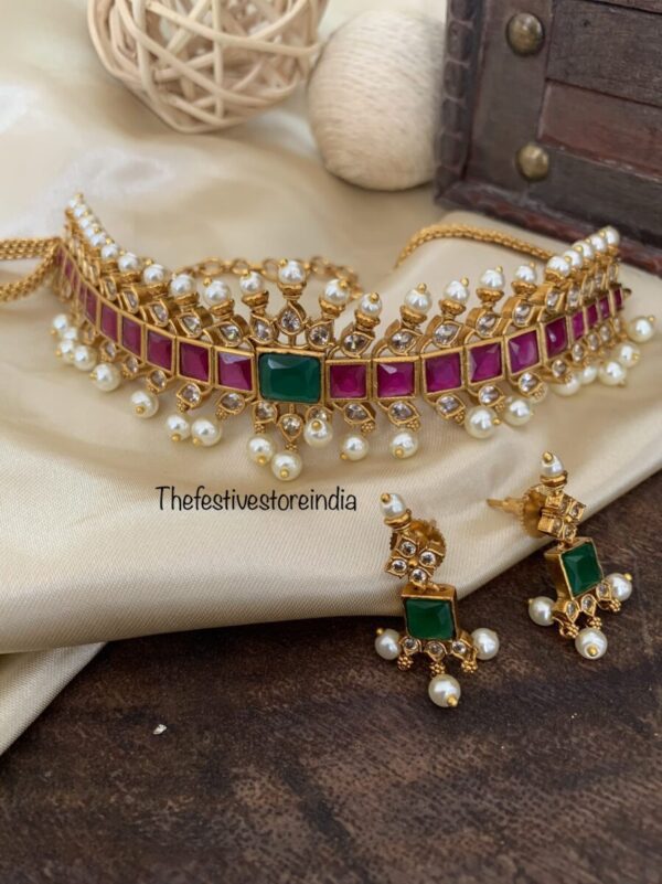 Kemp and kundan choker set