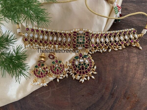 High neck kemp with rice pearls set
