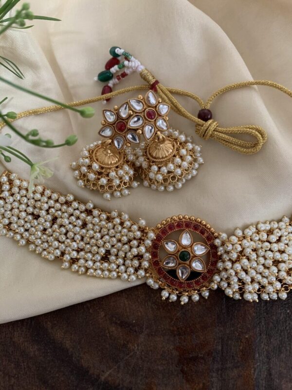 Cluster pearls choker set