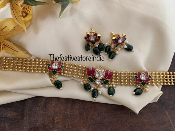 High neck enamel painted lotus choker set