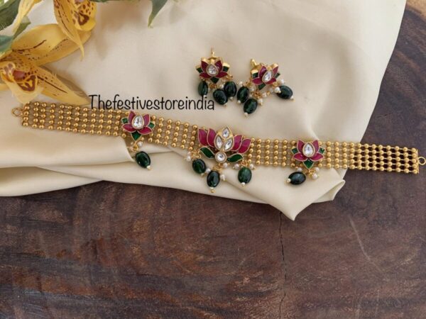 High neck enamel painted lotus choker set