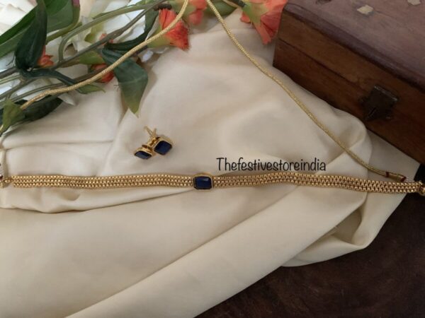 Navy blue block choker set