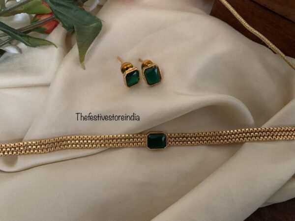 Green block choker set