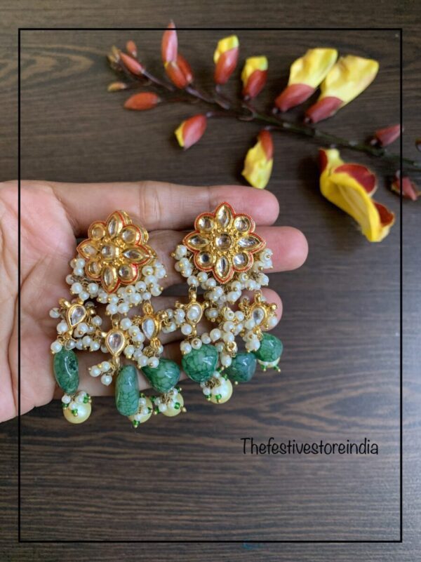 Kundan emerald leaves earrings