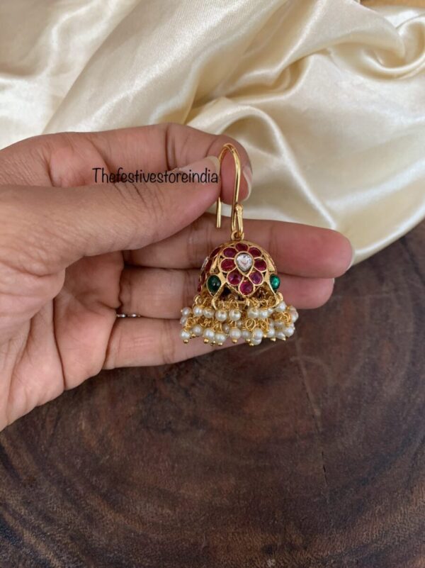 Kemp jhumkas