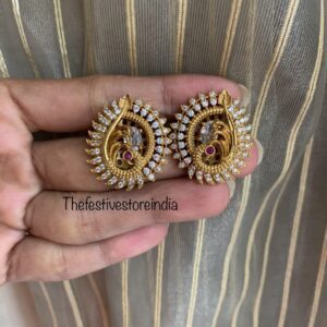 Navilu studs