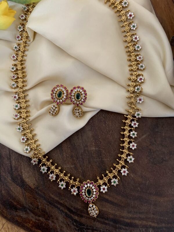 Floral bottu maala set