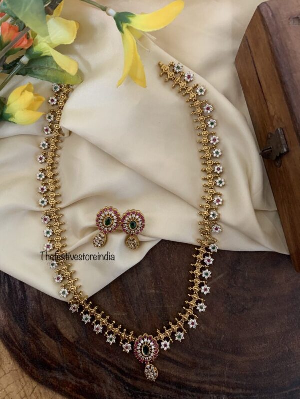 Floral bottu maala set