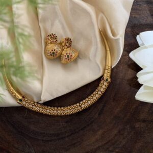 Simple gold hasli set