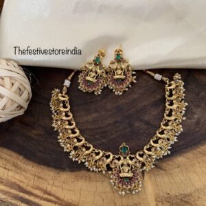 Navilu lakshmi pearls set