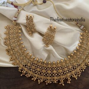 Close knit matte polish necklace set