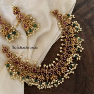 Kemp and pearls Guttapusalu set