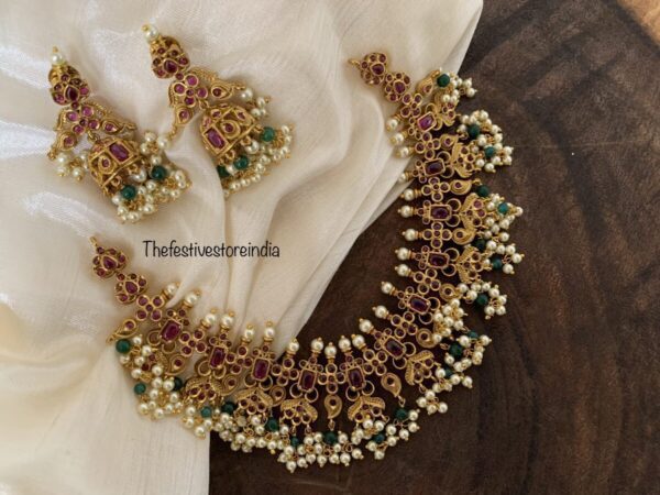 Kemp and pearls Guttapusalu set