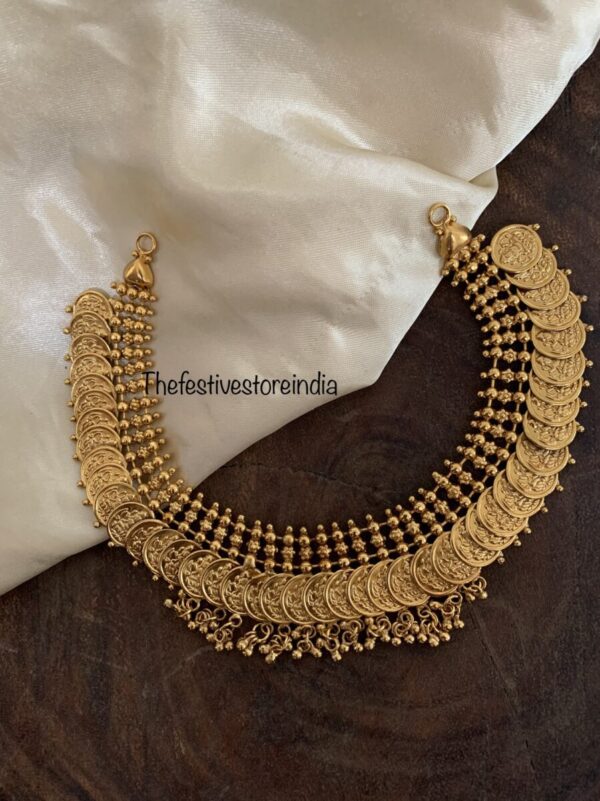 Short lakshmi kaasu necklace