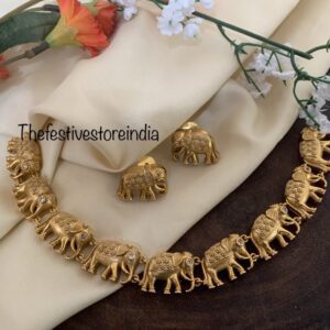 An all gold elephant set