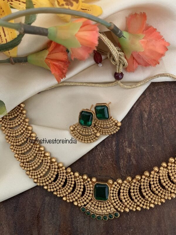 Close knit green