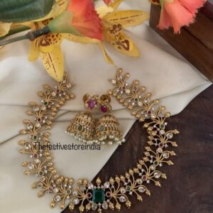 Contemporary pearl set