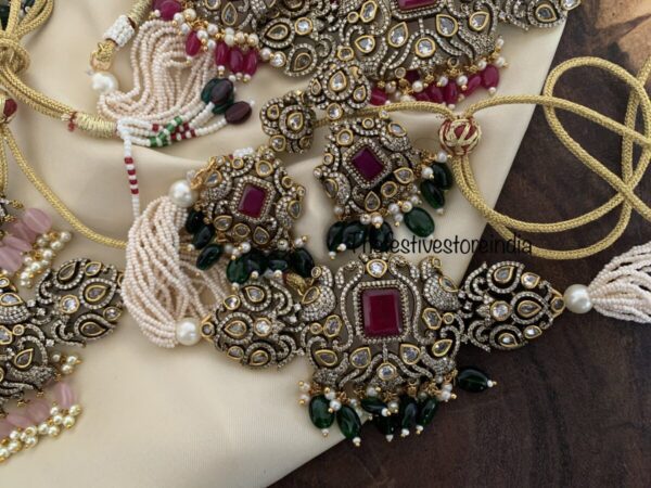 Victorian green/maroon block choker set