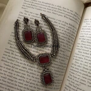 Statement Victorian Maroon block set