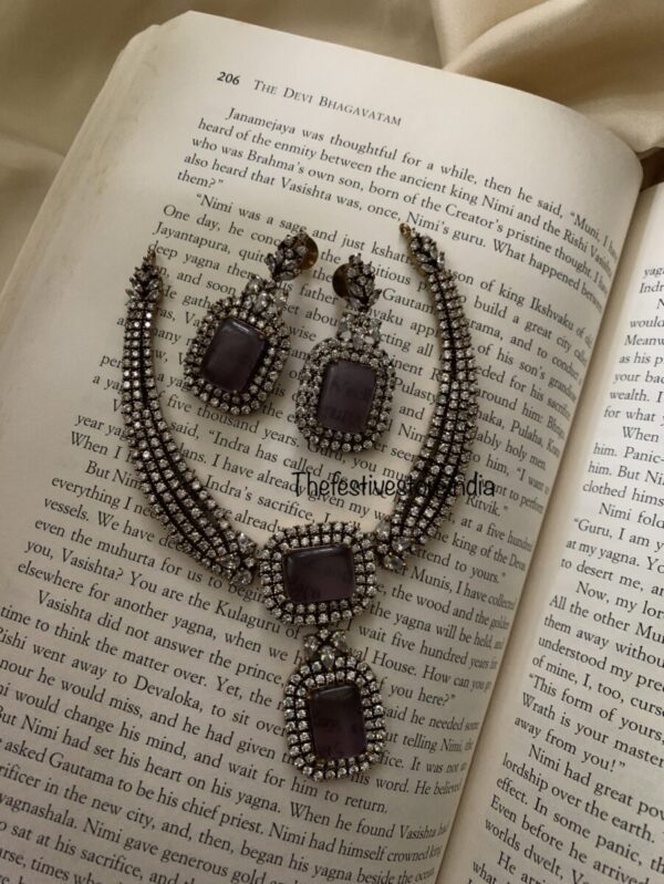 Statement Victorian Purple block set