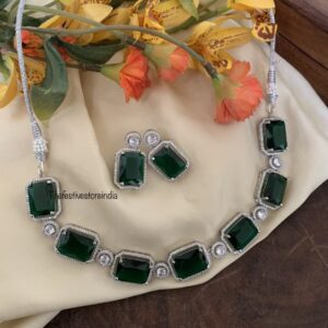 Emerald block choker/necklace set