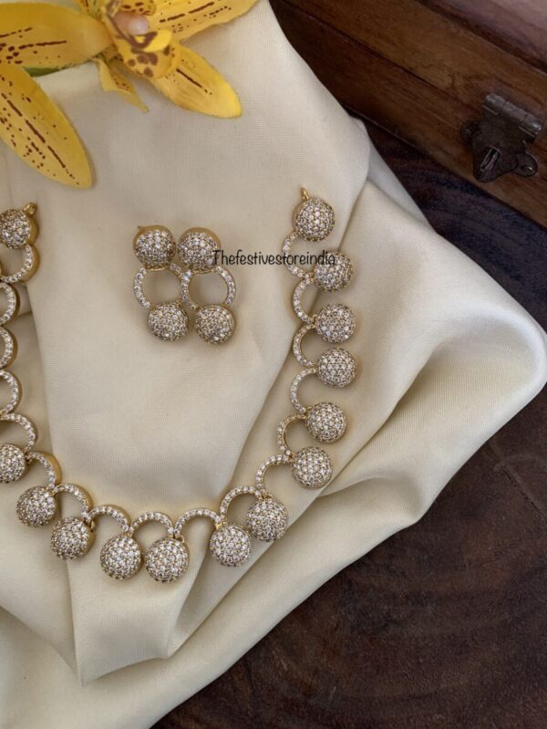 Bottu AD necklace set