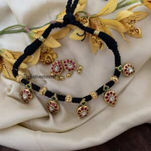 Black thread jadau maanga set