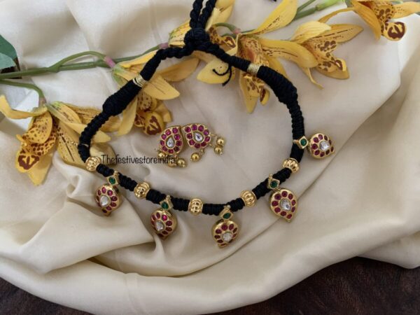 Black thread jadau maanga set