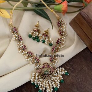 White cluster pearls pendant non idol lotus set