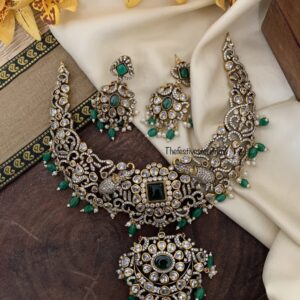 Victorian green necklace set