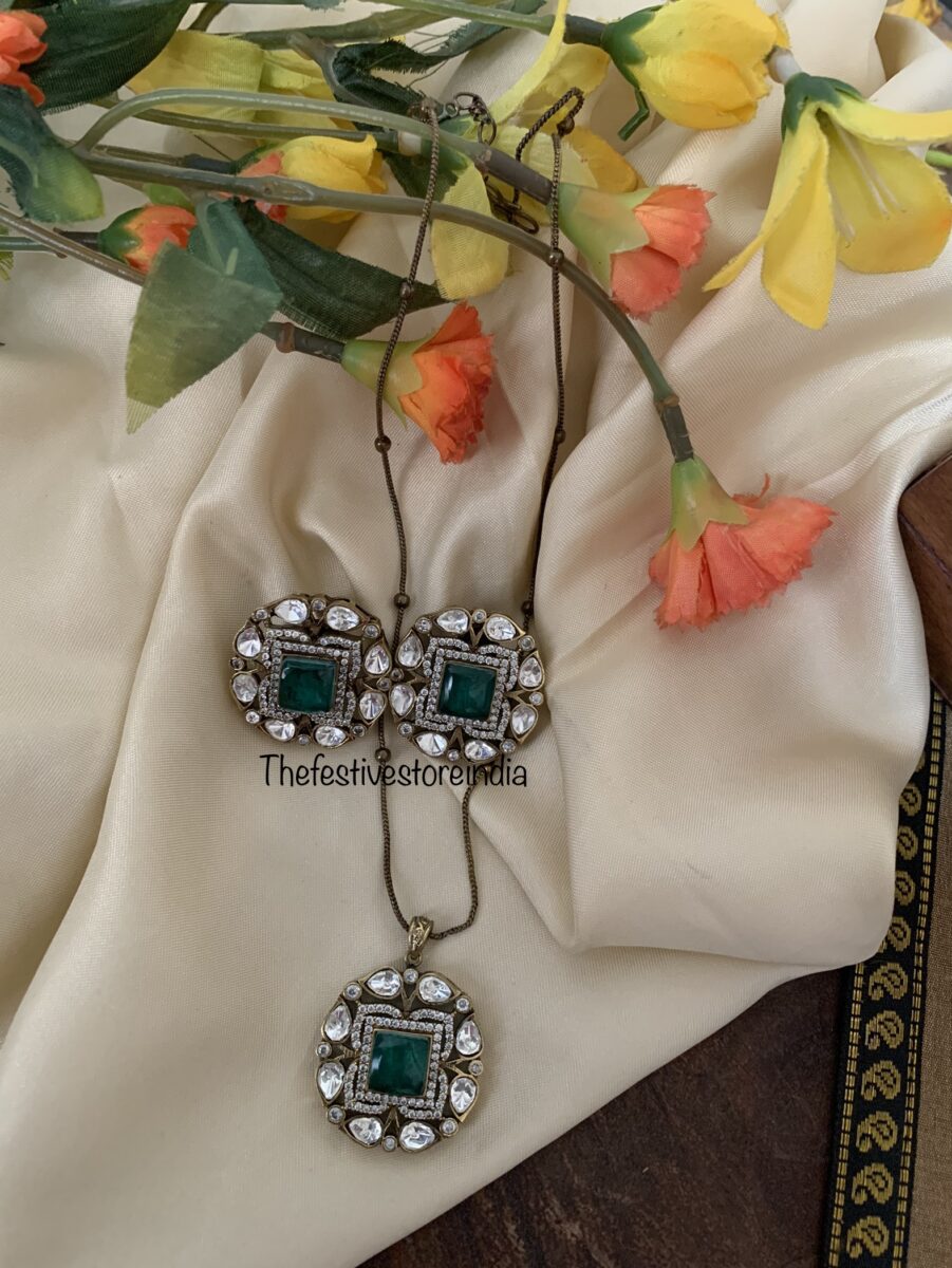 Green Victorian pendant set