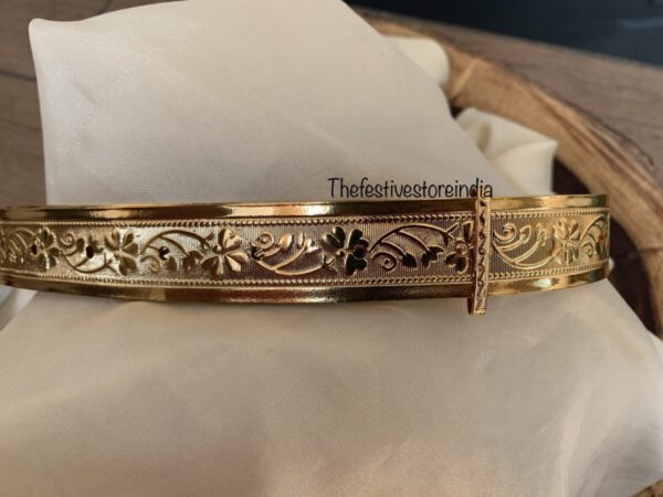 Pattern gold hipbelt