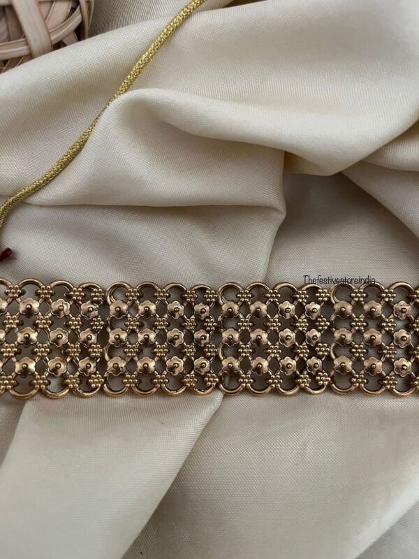 Close knit gold choker set