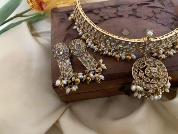 Attigai style white stone choker set