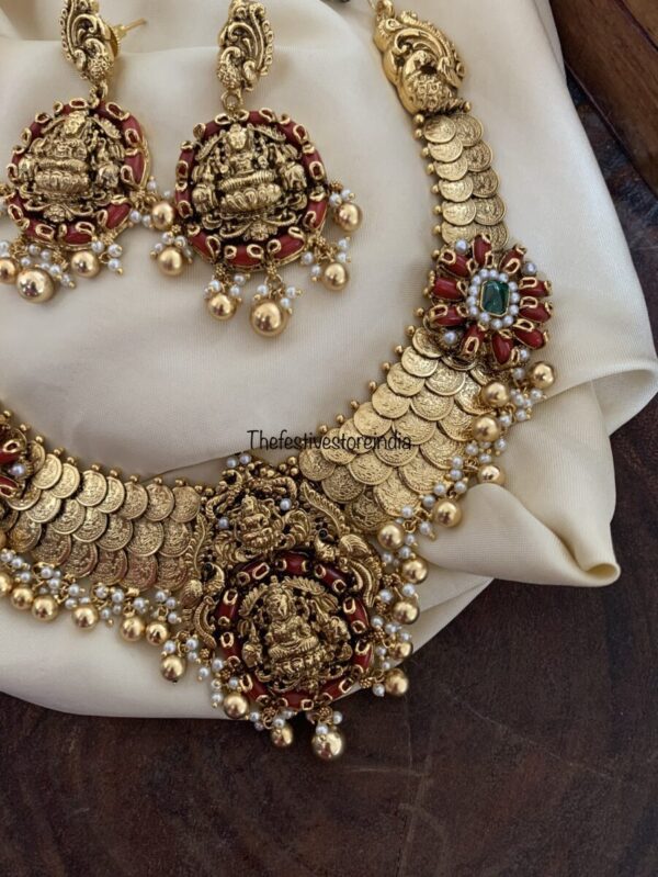 Kaasu coral necklace set