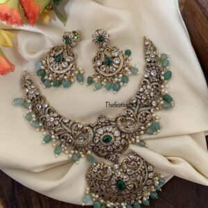 Pastel green Victorian necklace set