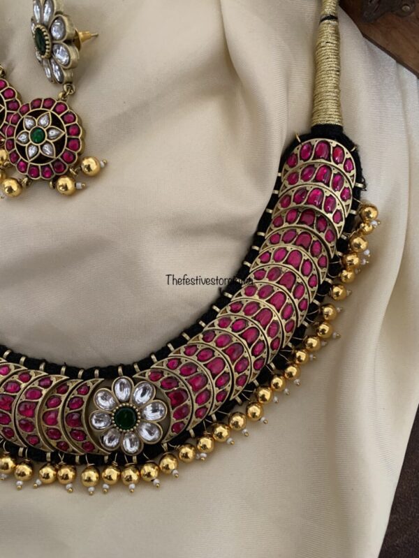 Thread Kemp knit Jadau necklace set