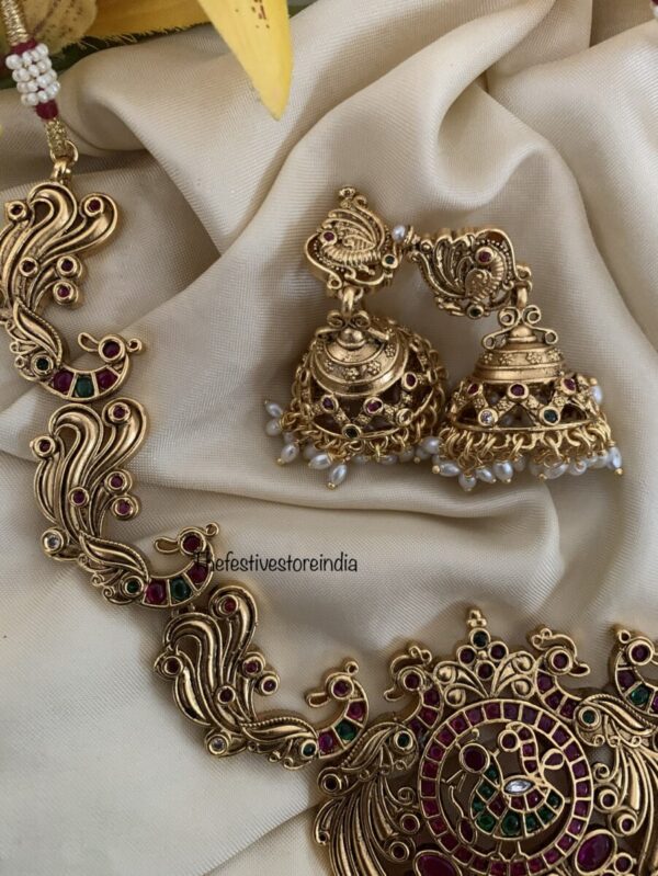 Maayil Carved necklace set