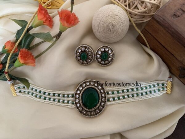 Victorian oval emerald pendant choker set
