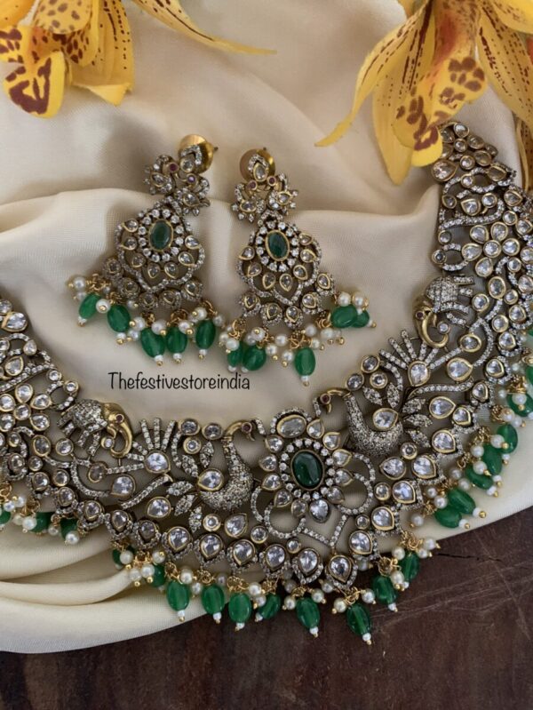Green drops Victorian Necklace set