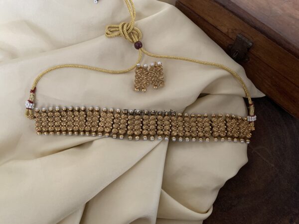 Budgeted matte gold pearl choker set