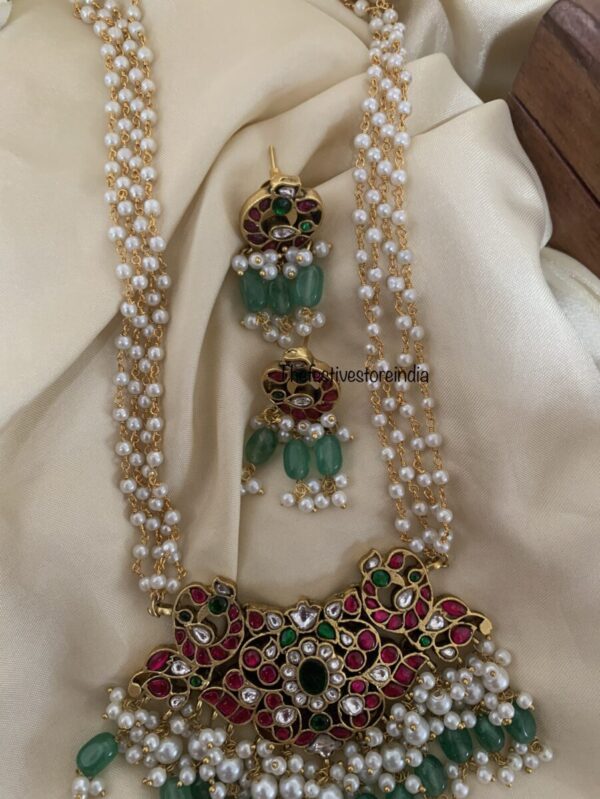 Mid length pearls Jadau pendant set