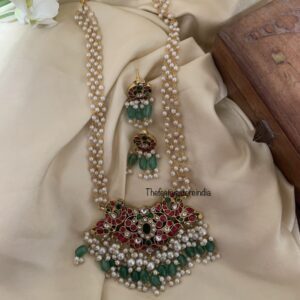 Mid length pearls Jadau pendant set