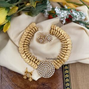 AD kaasu set with 2 pairs of earrings