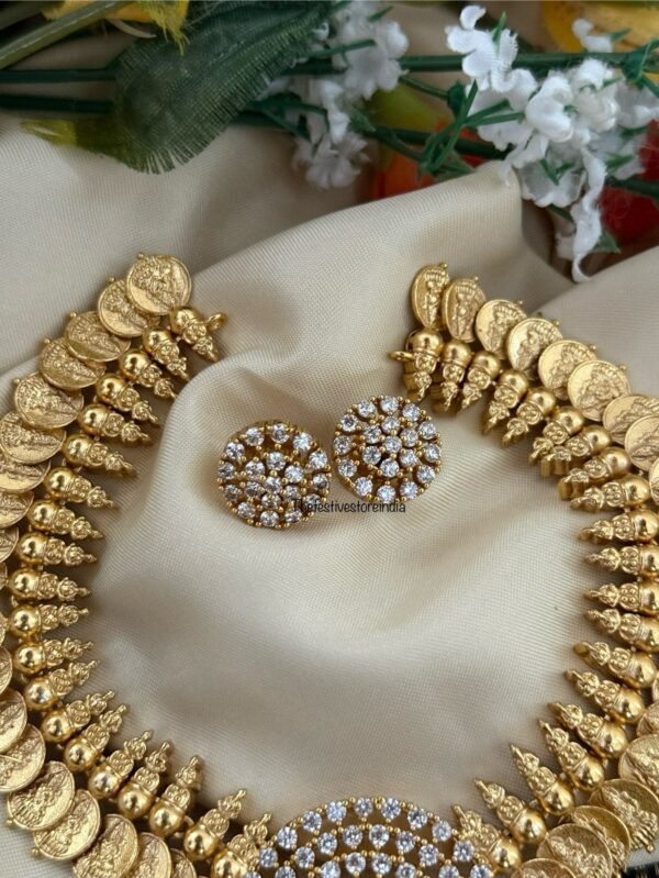 AD kaasu set with 2 pairs of earrings