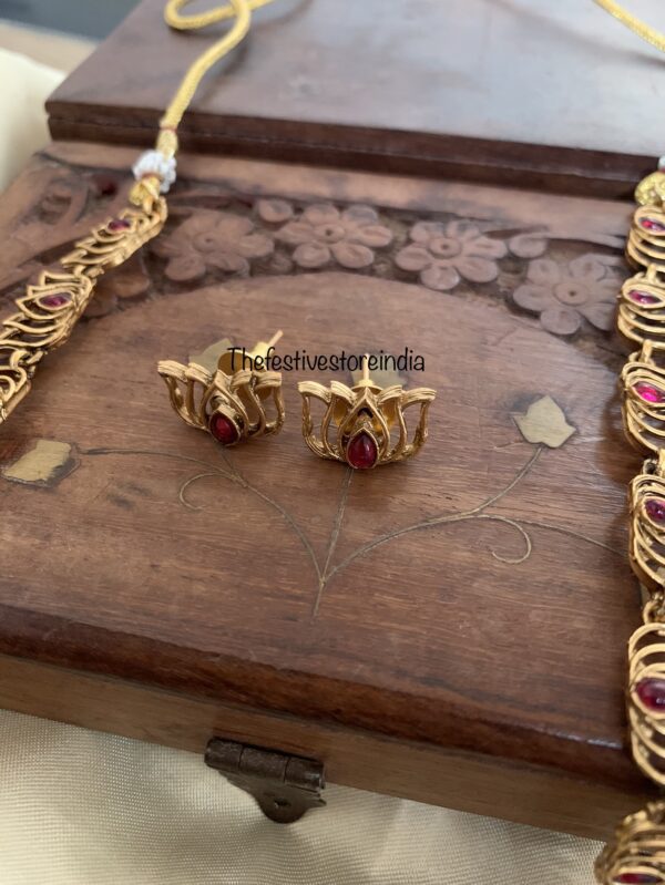 Lotus carved haaram set