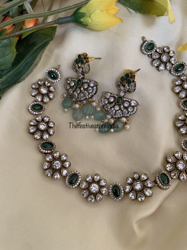 Floral green Victorian necklace set