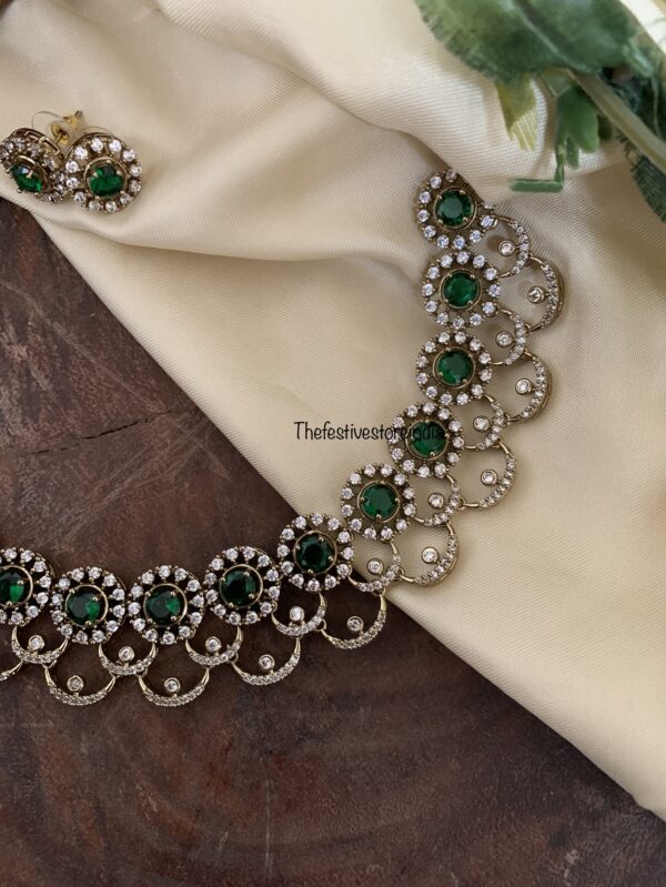Budgeted Victorian emerald/green drops necklace set